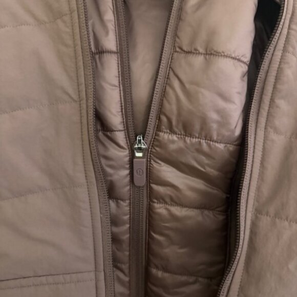 lululemon athletica mauve-brown insulated vest - Picture 2 of 5